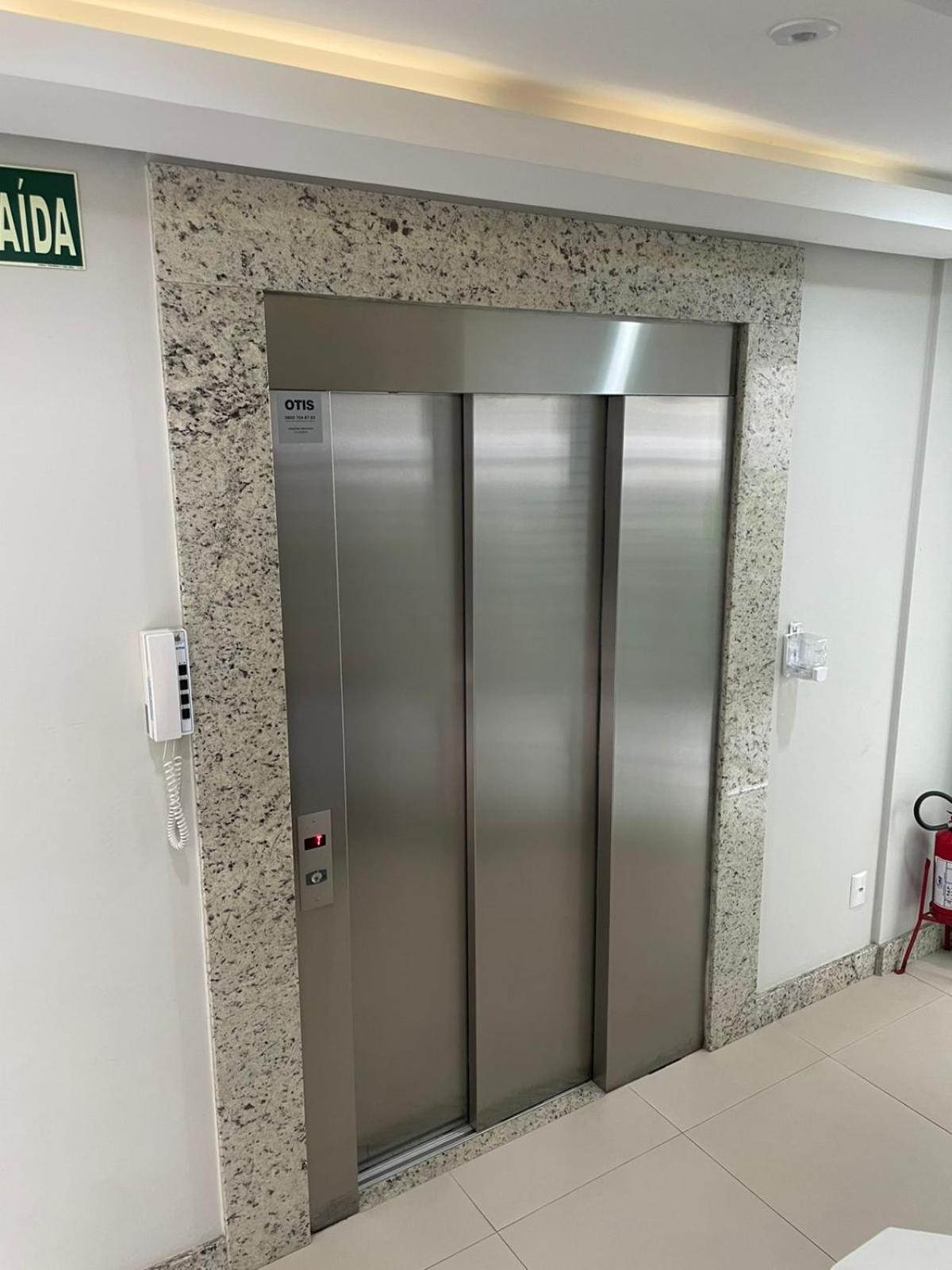 고베르나도르 셀소 하모스 Lindo Apartamento Praia De Palmas 아파트 외부 사진